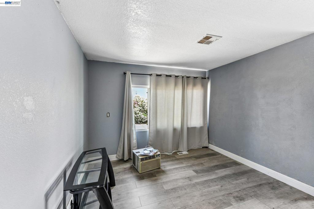 820 N Lincoln Way Spc #93 Property Photo 19