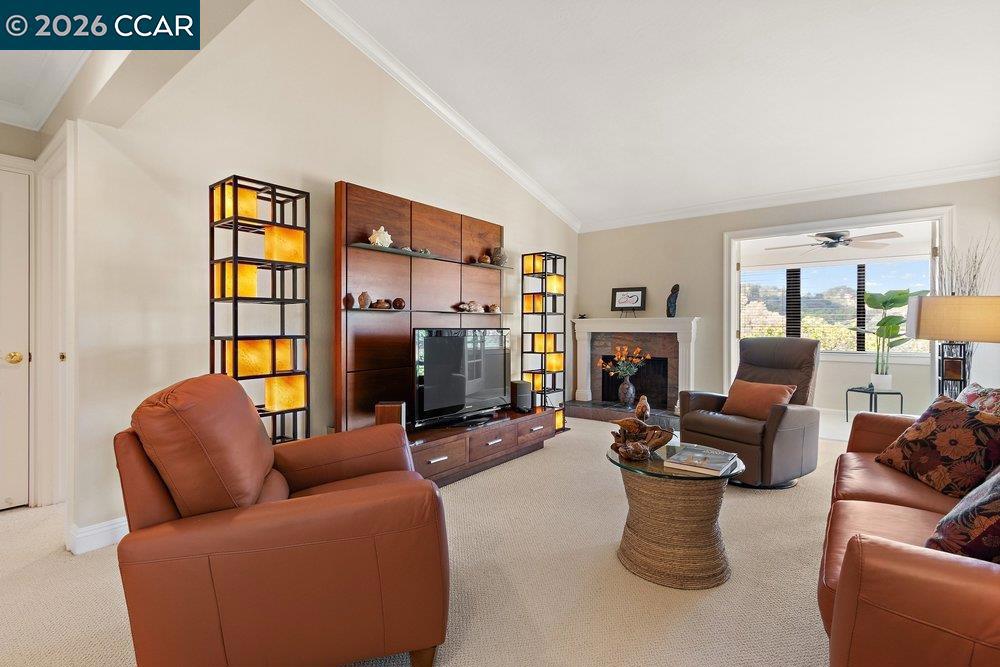 3064 Rossmoor Parkway 3 Property Photo 7
