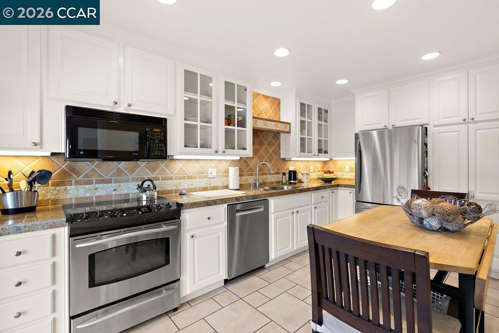 3064 Rossmoor Parkway 3 Property Photo 18