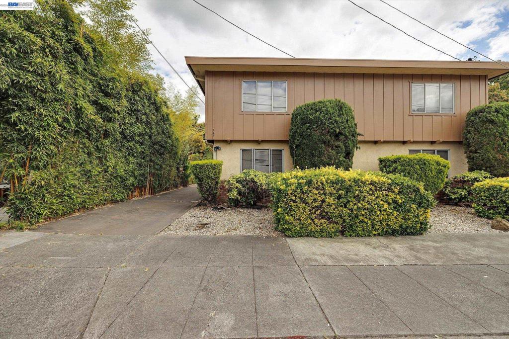145 Chumalia St Property Photo 2