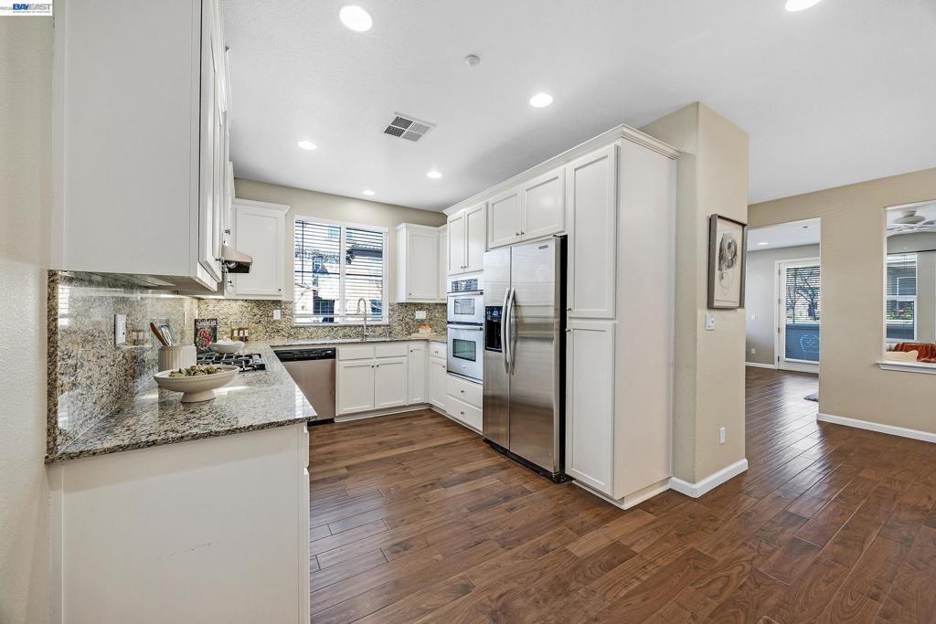 5216 Fioli Loop Property Photo 9