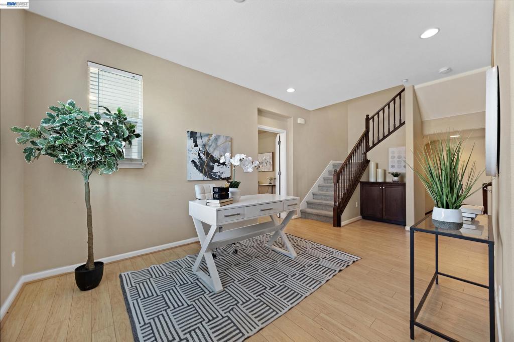 5216 Fioli Loop Property Photo 12