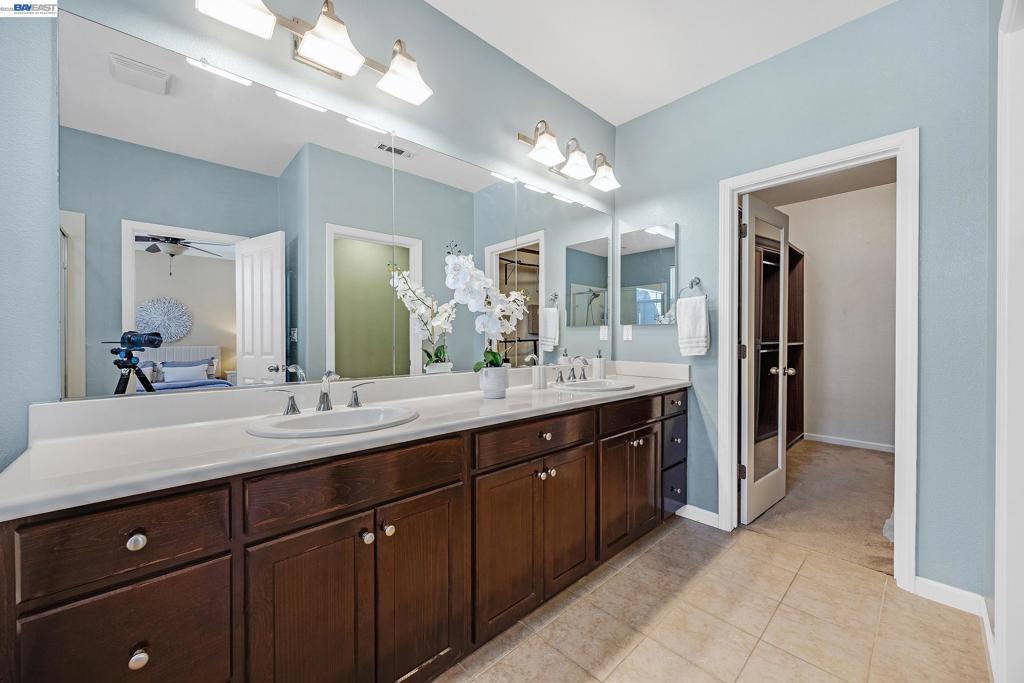 5216 Fioli Loop Property Photo 16
