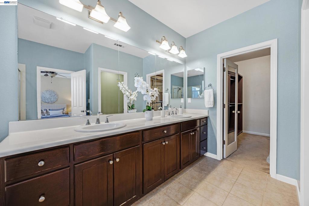 5216 Fioli Loop Property Photo 17
