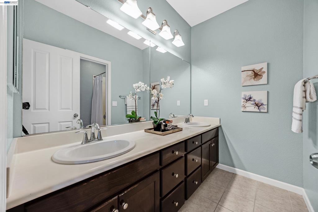 5216 Fioli Loop Property Photo 25