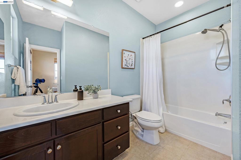 5216 Fioli Loop Property Photo 34