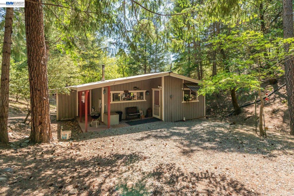 891 Salt Flat Rd Property Photo 2