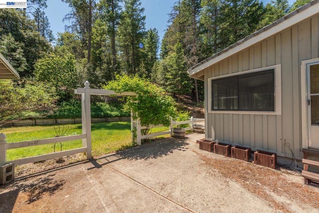891 Salt Flat Rd Property Photo 40
