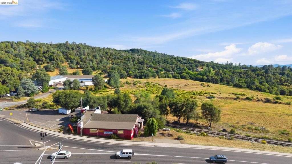13613 Tuolumne Rd Property Photo 1
