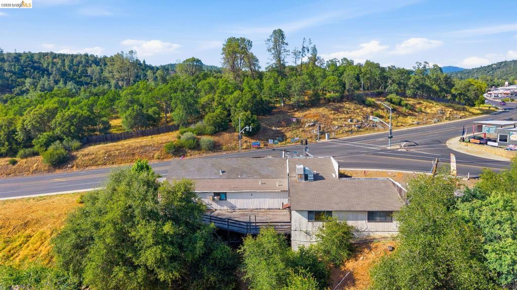 13613 Tuolumne Rd Property Photo 6