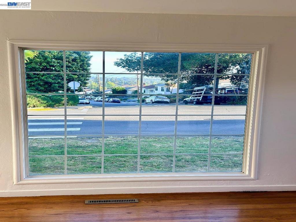 4256 Seven Hills Road Property Photo 5