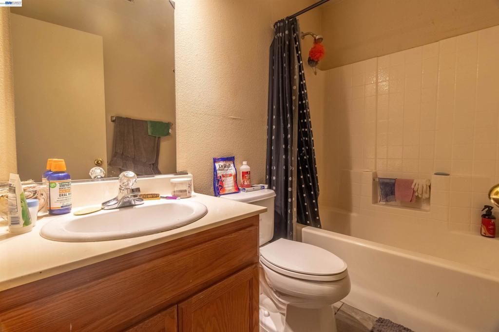 1110 Royal Blue Dr Property Photo 6