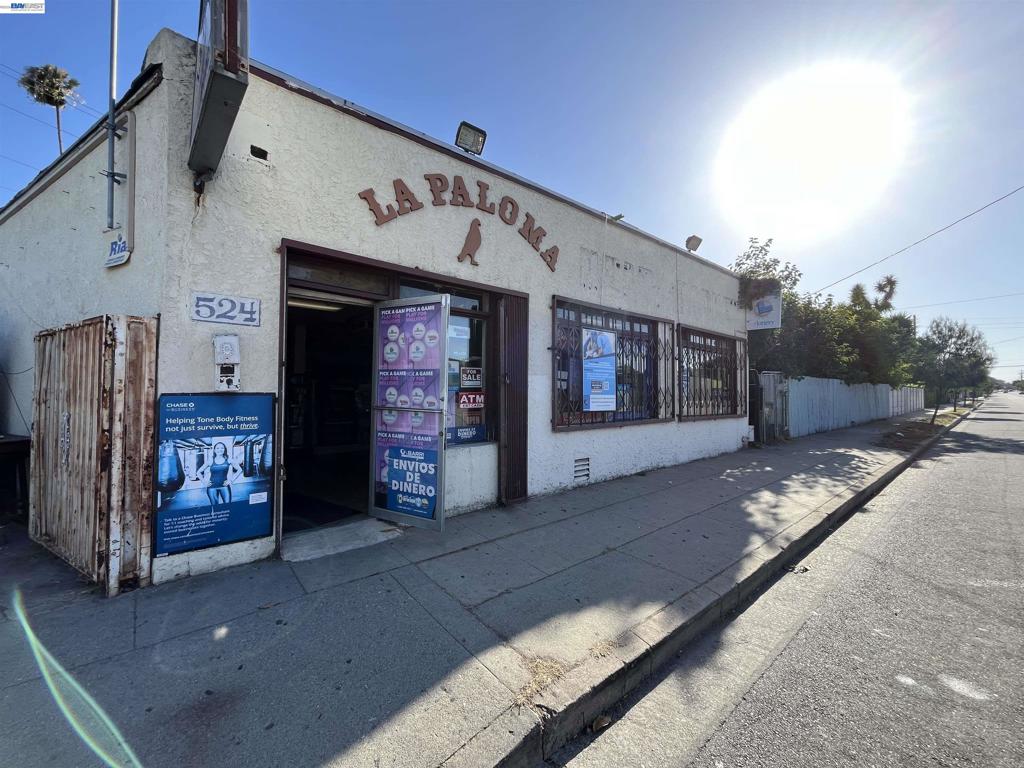 524 E Mission Rd Property Photo 1