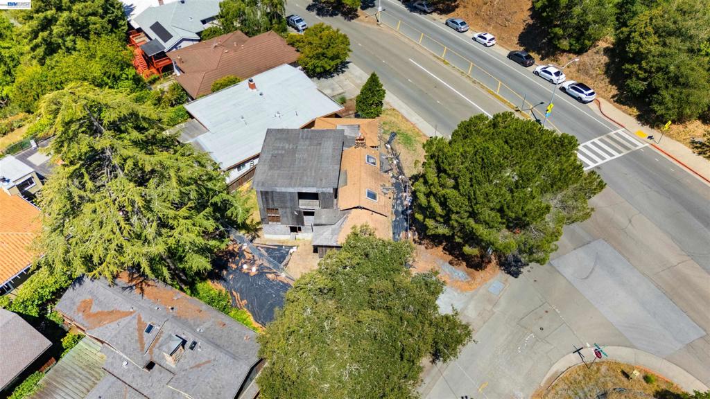 3551 Joaquin Miller Rd Property Photo 3