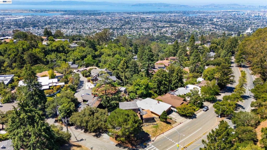 3551 Joaquin Miller Rd Property Photo 4