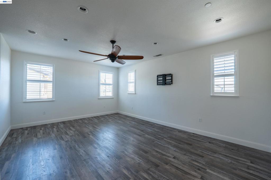 18628 Delta Ct Property Photo 33