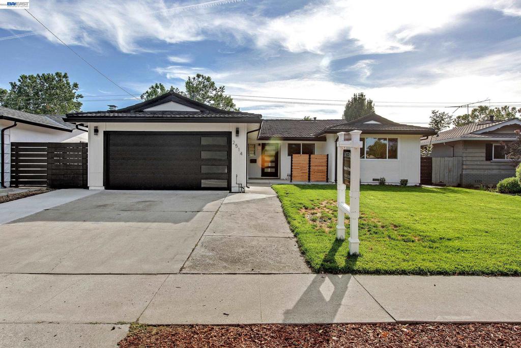 2514 Meridian Property Photo 1