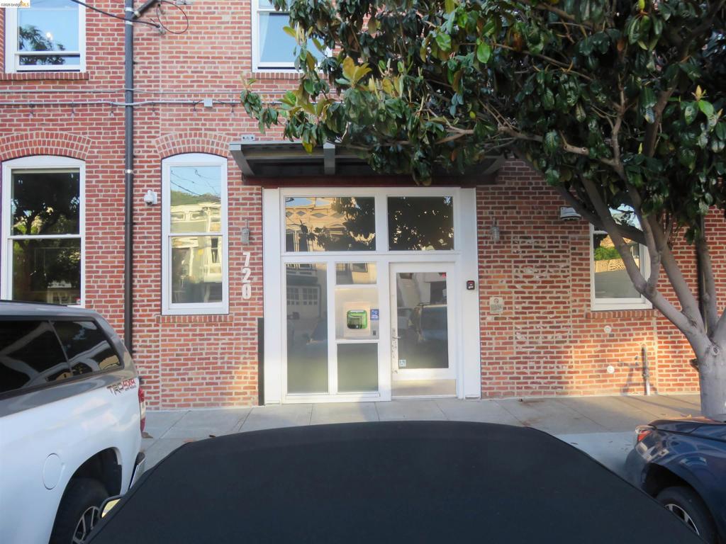 720 York St 212 Property Photo 2