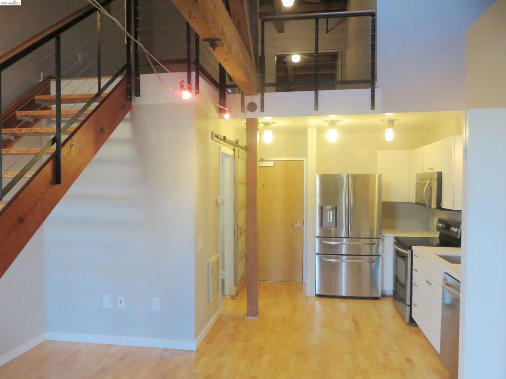 720 York St 212 Property Photo 5
