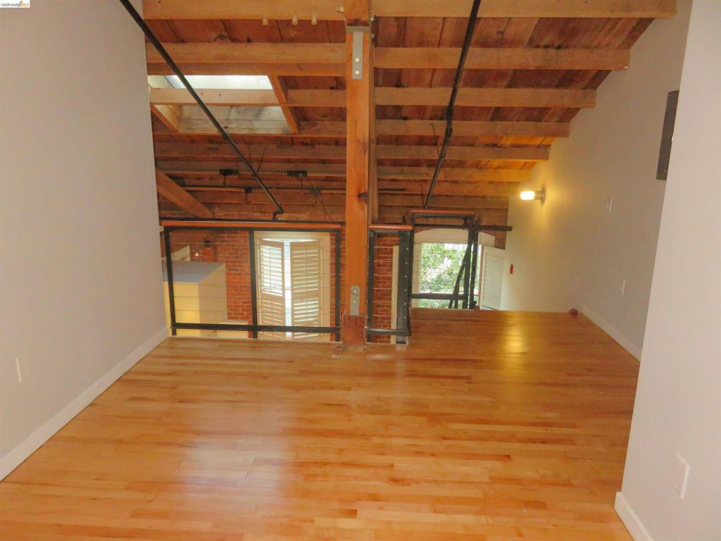720 York St 212 Property Photo 12