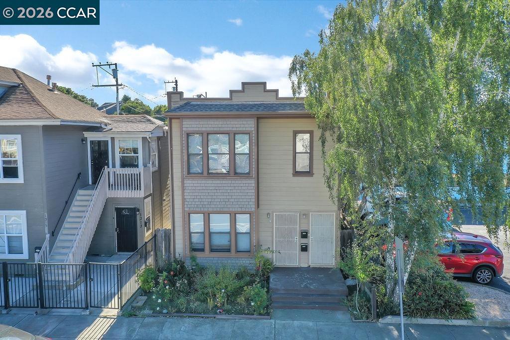 1319 1321 Sacramento Street Property Photo 2