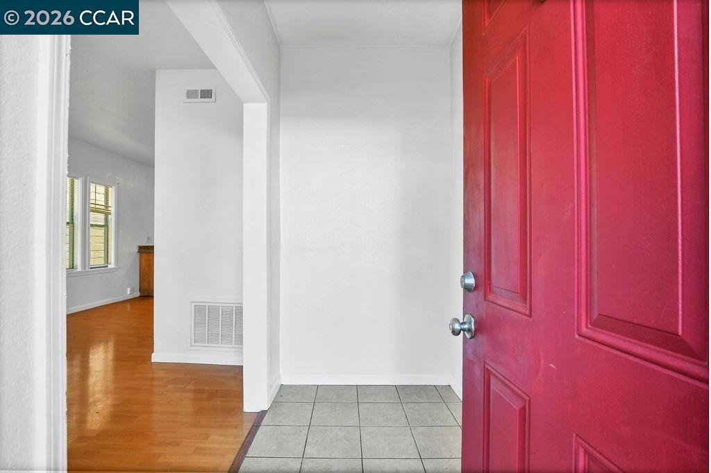 1319 1321 Sacramento Street Property Photo 3
