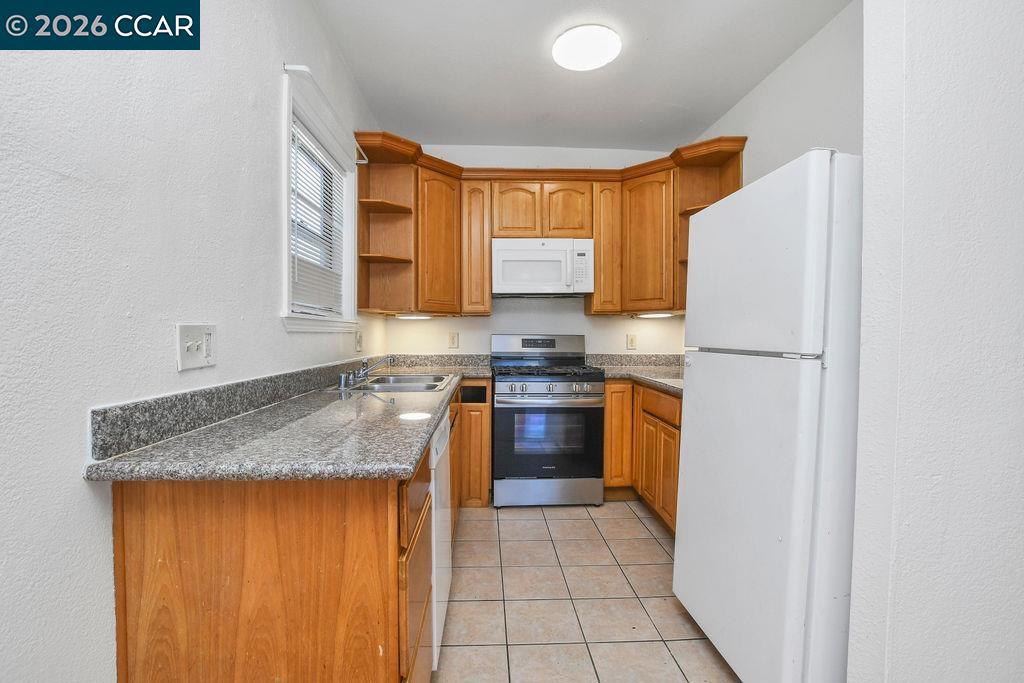 1319 1321 Sacramento Street Property Photo 8