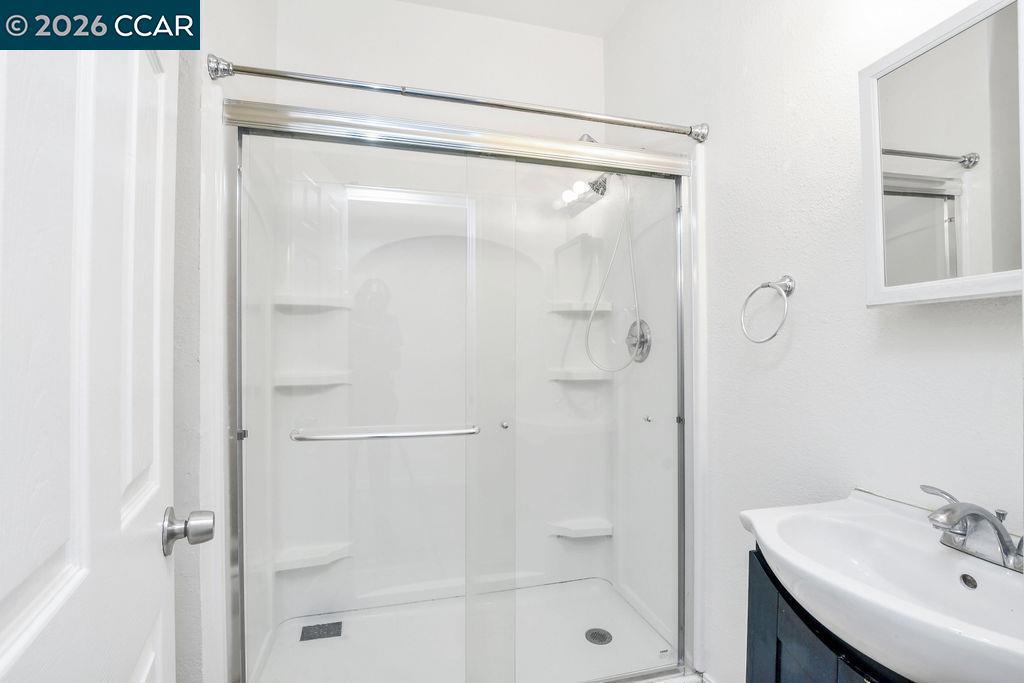 1319 1321 Sacramento Street Property Photo 15