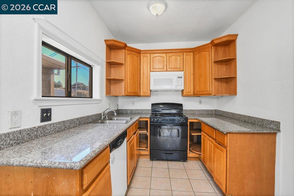1319 1321 Sacramento Street Property Photo 23