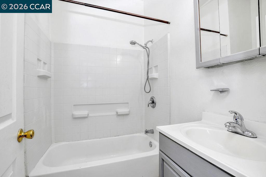 1319 1321 Sacramento Street Property Photo 31