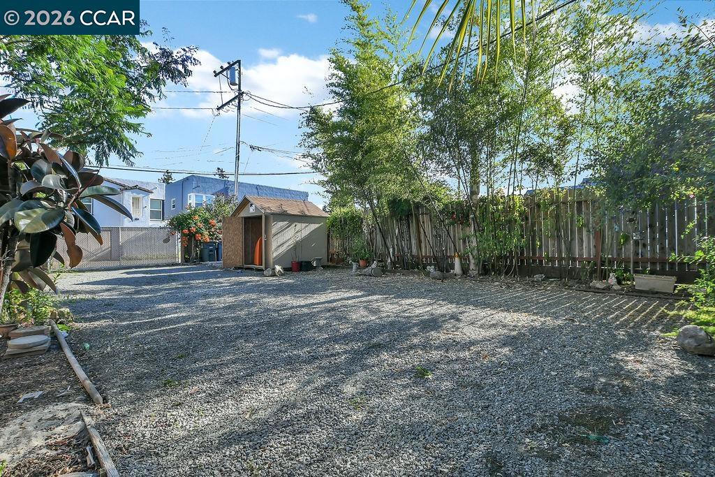 1319 1321 Sacramento Street Property Photo 34