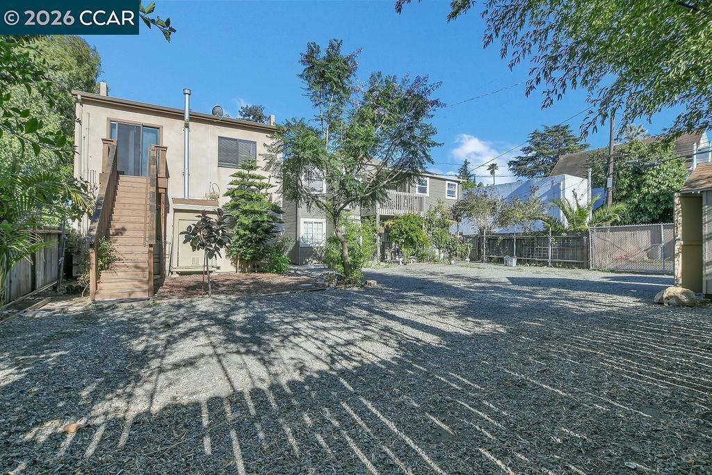 1319 1321 Sacramento Street Property Photo 35
