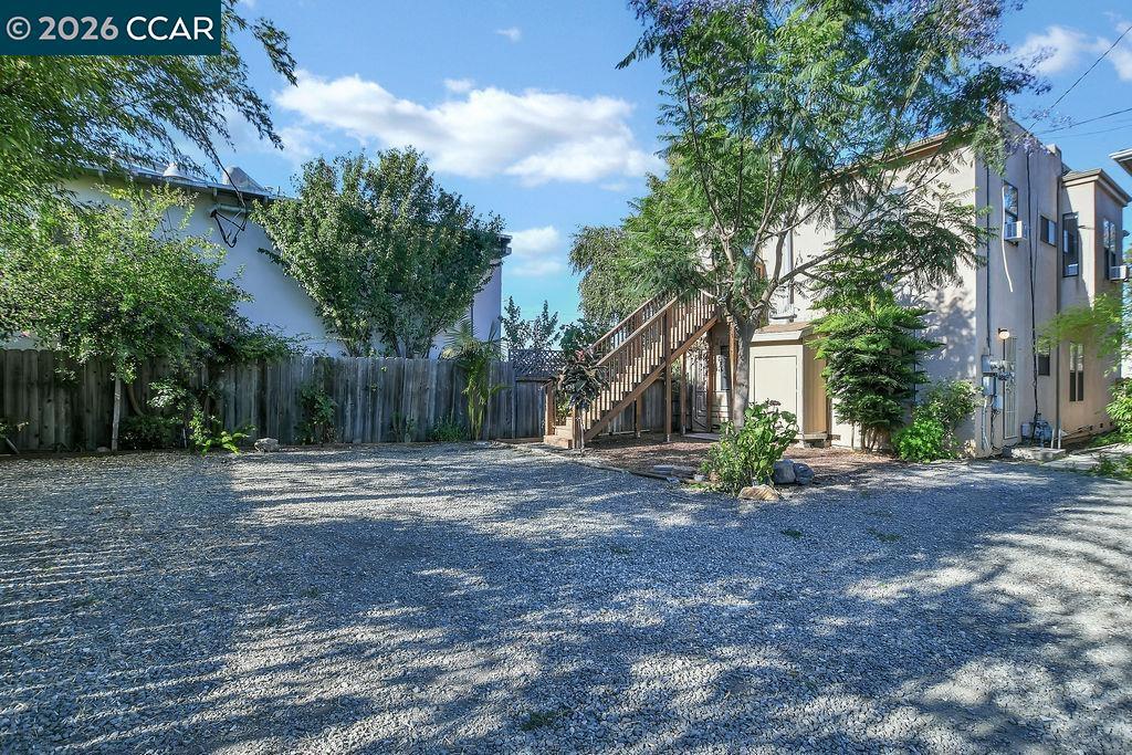 1319 1321 Sacramento Street Property Photo 38