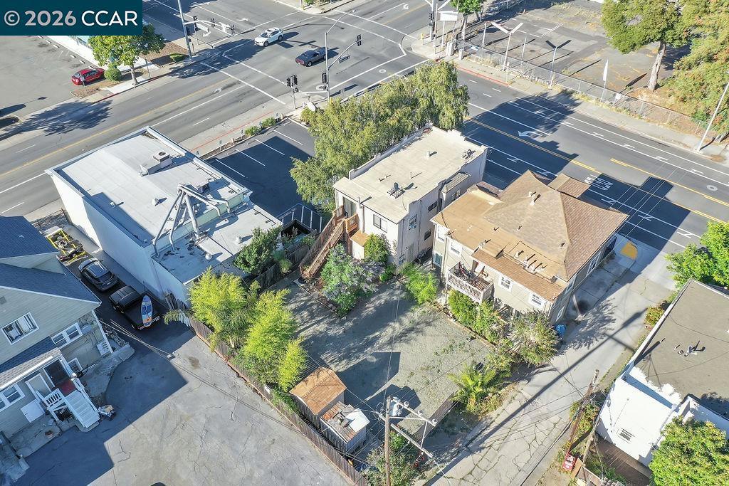1319 1321 Sacramento Street Property Photo 40
