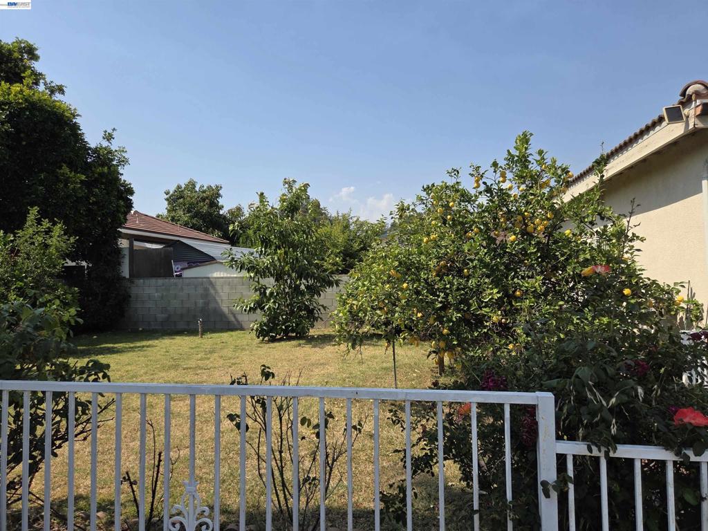 3229 Angelus Ave Property Photo 8