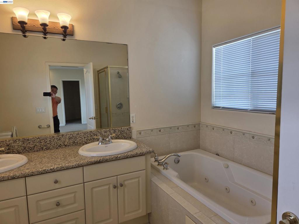 3229 Angelus Ave Property Photo 16