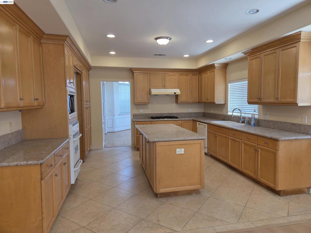 3229 Angelus Ave Property Photo 22