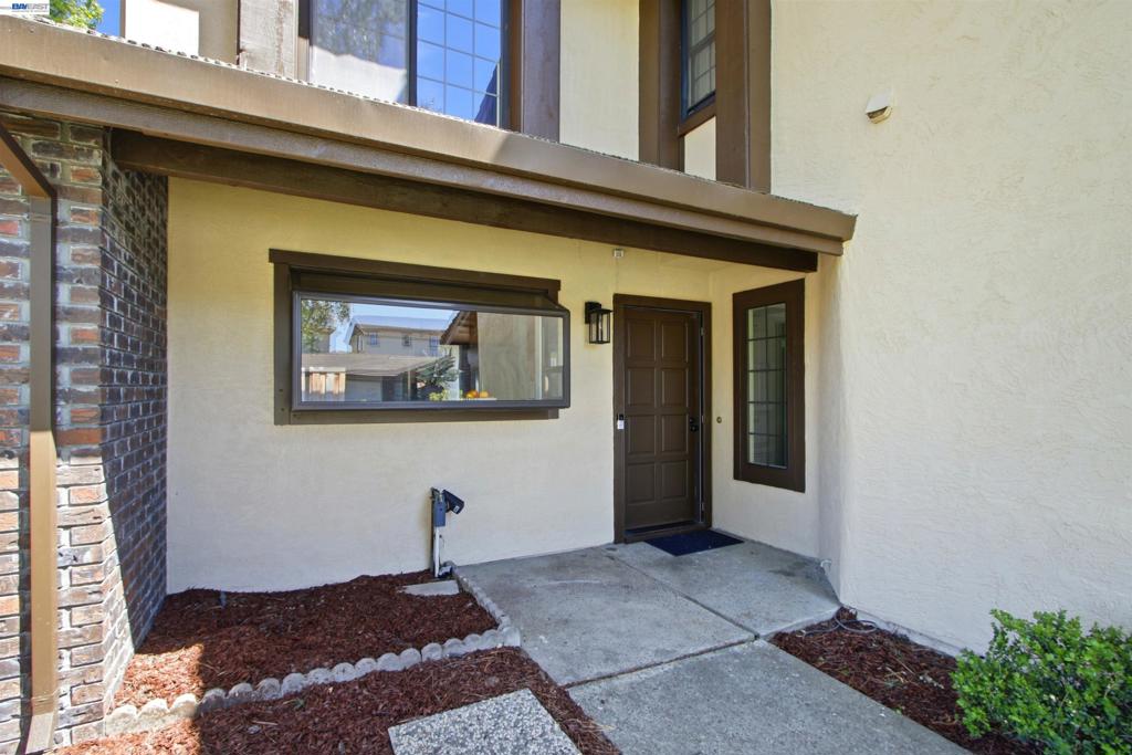 6010 Peppertree Ct Property Photo 5