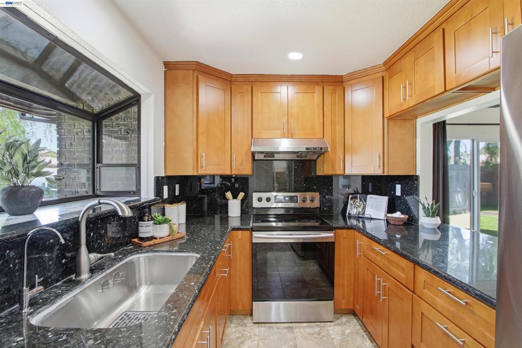 6010 Peppertree Ct Property Photo 14