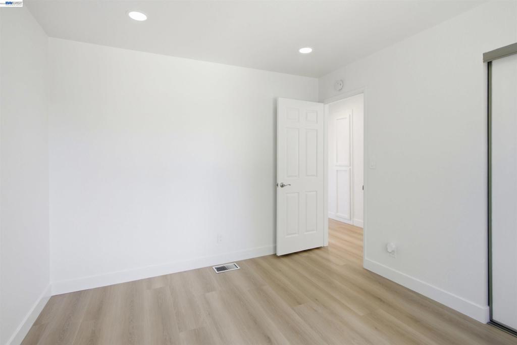 6010 Peppertree Ct Property Photo 23