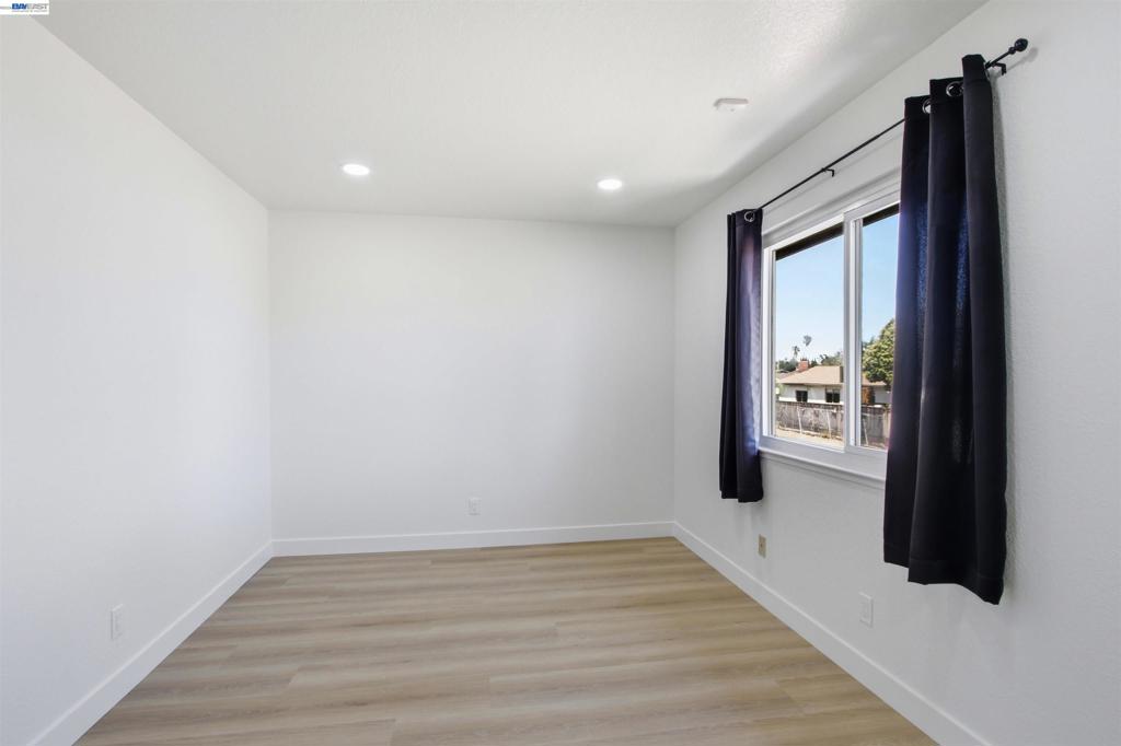 6010 Peppertree Ct Property Photo 25