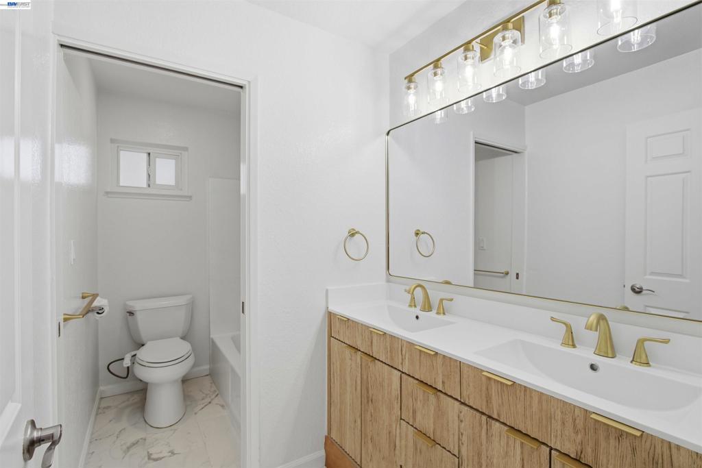 6010 Peppertree Ct Property Photo 30
