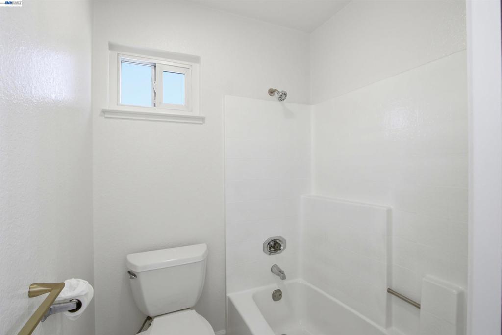 6010 Peppertree Ct Property Photo 31