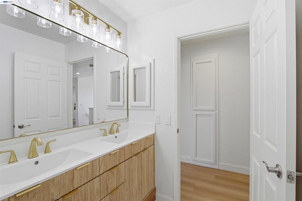 6010 Peppertree Ct Property Photo 32