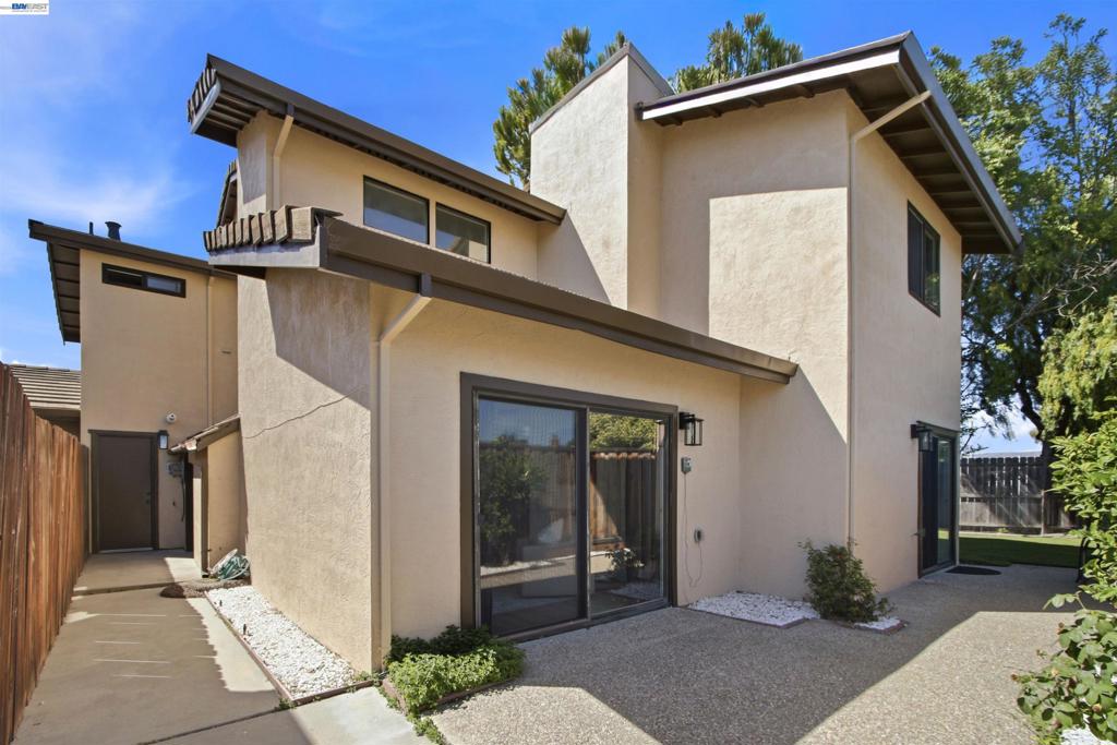 6010 Peppertree Ct Property Photo 38