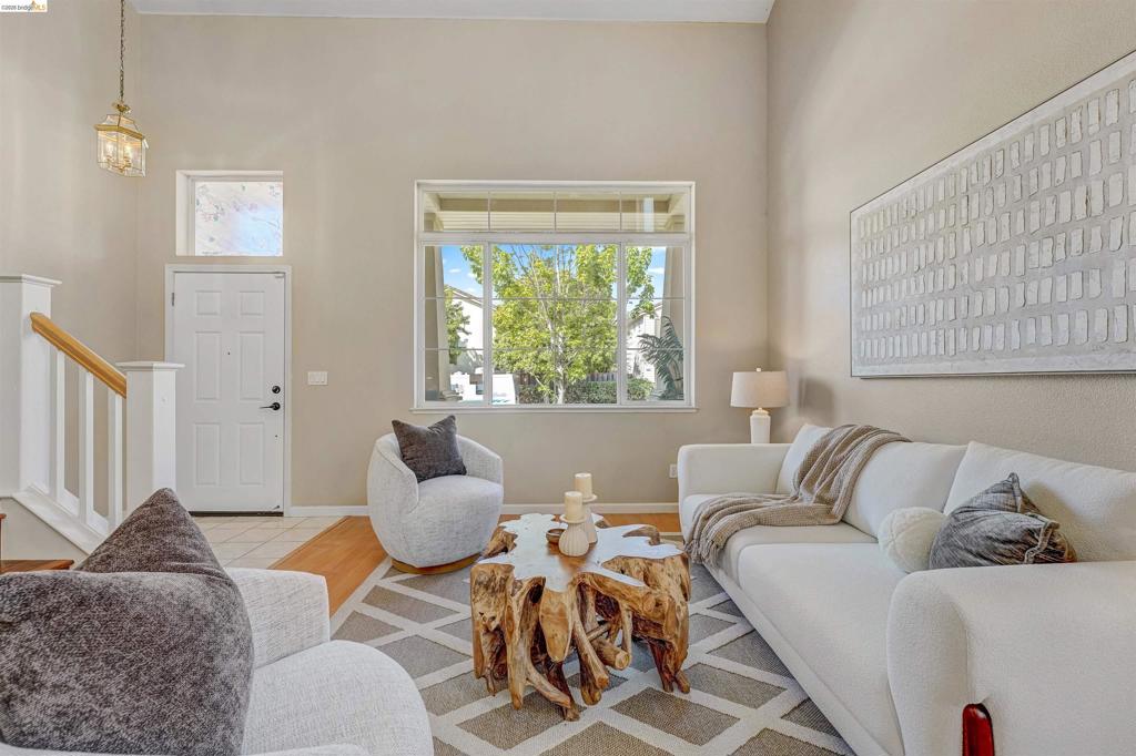 24986 Silverthorne Pl Property Photo 11