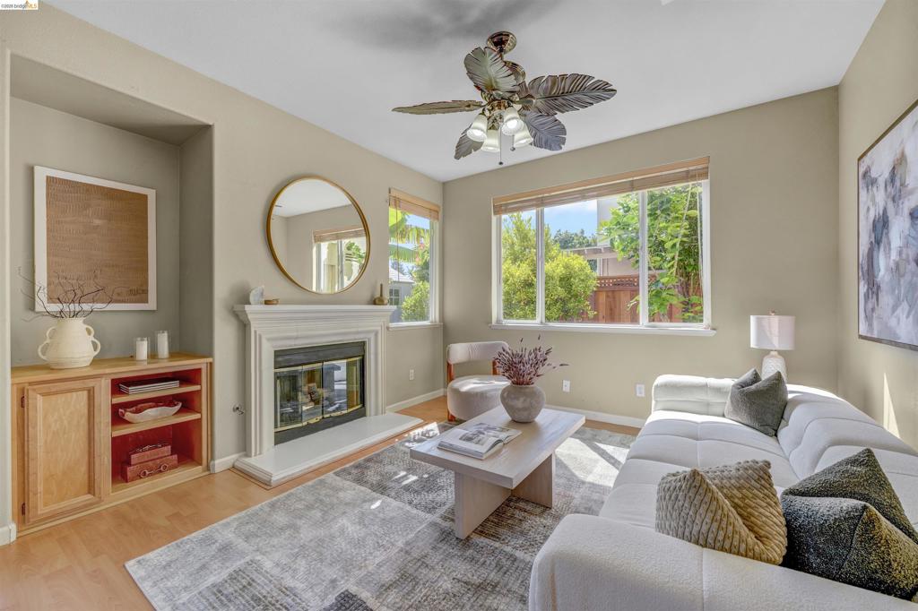 24986 Silverthorne Pl Property Photo 23