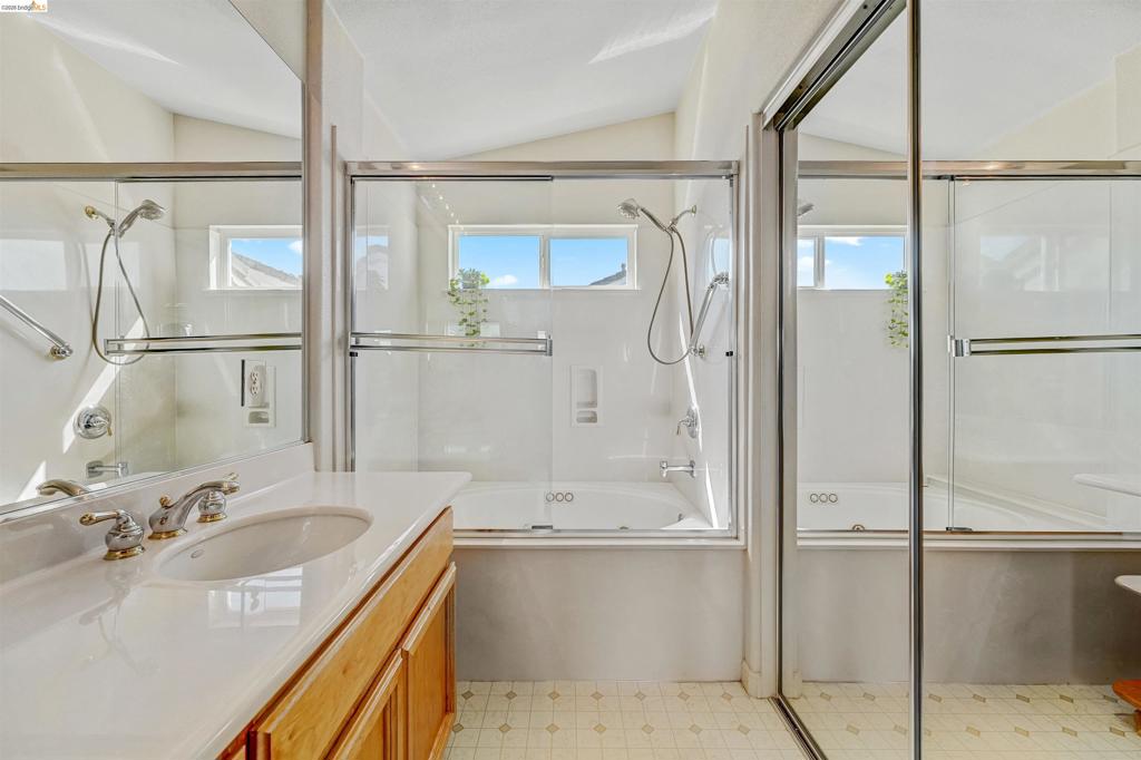 24986 Silverthorne Pl Property Photo 36