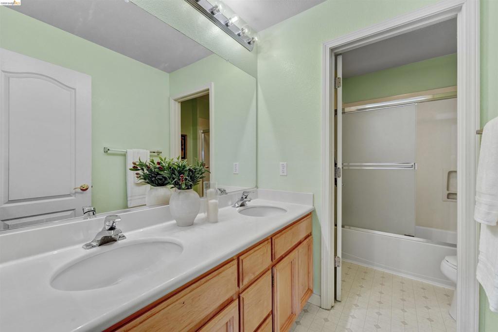 24986 Silverthorne Pl Property Photo 42