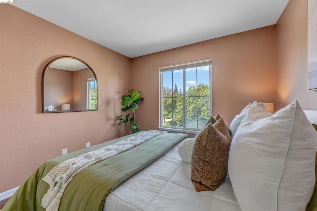 24986 Silverthorne Pl Property Photo 48